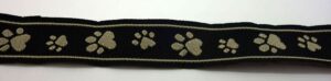 20-065 Webband 20-065, Pfoten auf Schwarz, Beige – für Hundehalsbänder 20 bis 24 mm