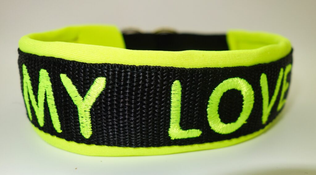 Hundehalsband 1097, My Love bestickt – fertig ab Lager