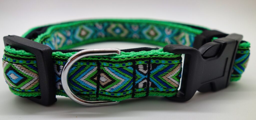 Hundehalsband 1106, Ikatmuster Grün-Blau – fertig ab Lager