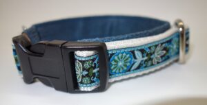 1108 Hundehalsband 1108, Blumenornamente Blau-Grün – fertig ab Lager