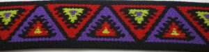 Webband 25-059, Dreiecke Rot-Violett – für Hundehalsbänder 25 bis 35 mm