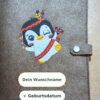 Gesundheitsheft-Hülle aus braunem Filz mit gesticktem Pinguin-Motiv und Druckknopf – Beispiel aus der Werkstatt